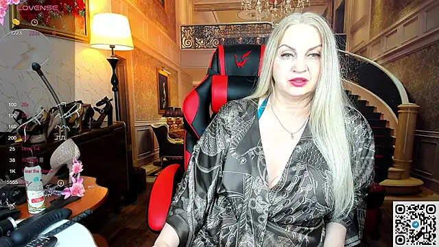 Snapshot of Nina_Devillle chatting on 05-21-26, 12:02 Nina Devillle online show from 05-21-26, 12:02