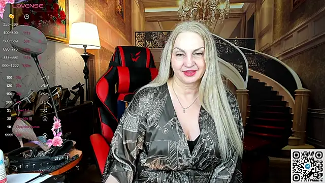 Snapshot of Nina_Devillle chatting on 05-25-26, 02:00 Nina Devillle online show from 05-25-26, 02:00