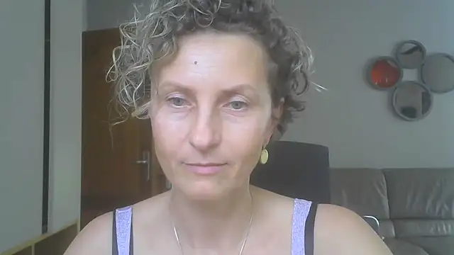 Sylira online show from 07-26-26, 01:18