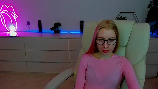 Alina Blonde online show from 10-07-25, 05:41