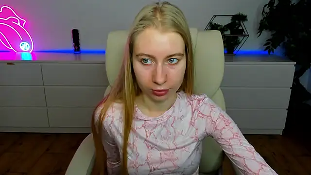 Alina Blonde online show from 03-01-26, 06:35