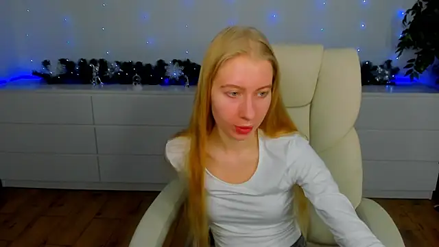 Alina Blonde online show from 12-23-25, 06:34