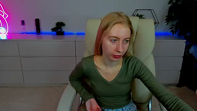 Alina Blonde online show from 10-16-25, 05:38