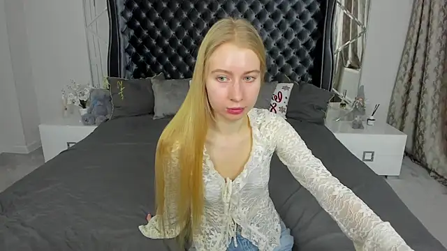 Alina Blonde online show from 03-11-26, 06:40