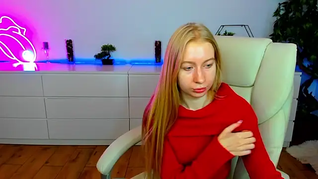 Alina Blonde online show from 11-08-25, 07:01