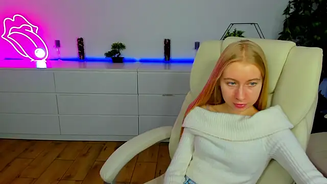 Alina Blonde online show from 11-10-25, 06:51