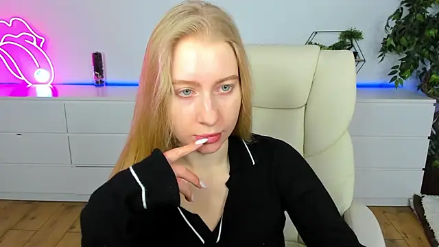 Alina Blonde online show from 02-08-26, 06:33