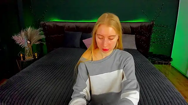 Alina Blonde online show from 10-09-25, 05:41