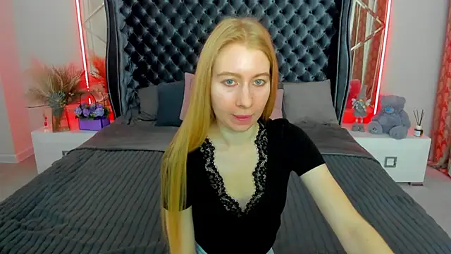 Snapshot of Alina_Blonde chatting on 05-07-26, 05:33 Alina Blonde online show from 05-07-26, 05:33