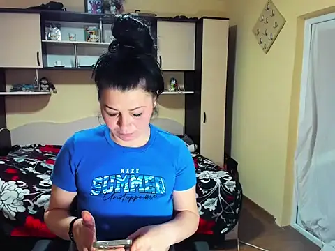 Snapshot of Soffy_Skye chatting on 03-04-26, 06:21 Soffy Skye online show from 03-04-26, 06:21