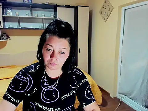 Snapshot of Soffy_Skye chatting on 05-11-26, 04:58 Soffy Skye online show from 05-11-26, 04:58