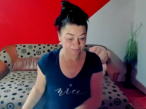 Soffy Skye online show from 10-08-25, 03:41