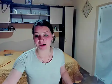 Soffy Skye online show from 04-15-26, 05:02