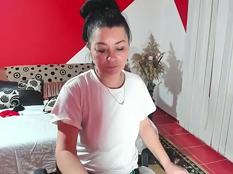 Soffy Skye online show from 12-16-25, 04:17