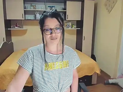 Snapshot of Soffy_Skye chatting on 02-03-26, 06:22 Soffy Skye online show from 02-03-26, 06:22