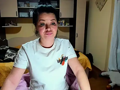 Snapshot of Soffy_Skye chatting on 02-19-26, 03:47 Soffy Skye online show from 02-19-26, 03:47