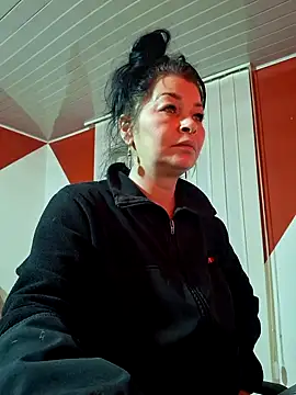 Soffy Skye online show from 11-13-25, 07:56