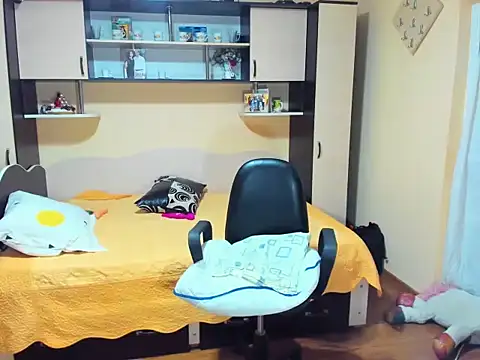 Snapshot of Soffy_Skye chatting on 02-13-26, 06:19 Soffy Skye online show from 02-13-26, 06:19