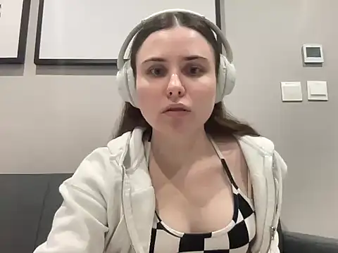 Snapshot of Olyshaa chatting on 07-24-26, 08:49 Olyshaa online show from 07-24-26, 08:49