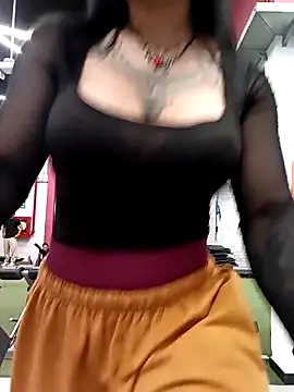 Snapshot of Mishchelle_Zakii chatting on 02-18-26, 01:14 Mishchelle Zakii online show from 02-18-26, 01:14