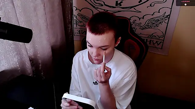 Snapshot of KrisNeal chatting on 02-13-26, 09:09 KrisNeal online show from 02-13-26, 09:09