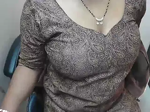 bold naina online show from 12-18-25, 04:17