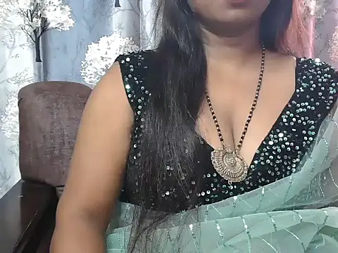 Snapshot of bold_naina chatting on 09-12-25, 05:07 bold naina online show from 09-12-25, 05:07