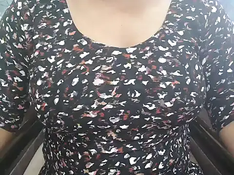 Snapshot of bold_naina chatting on 09-16-25, 04:35 bold naina online show from 09-16-25, 04:35