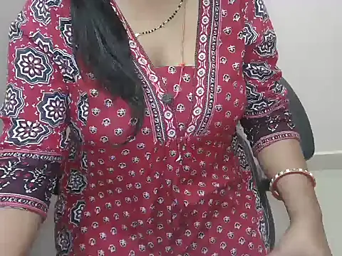 Snapshot of bold_naina chatting on 10-29-25, 03:38 bold naina online show from 10-29-25, 03:38