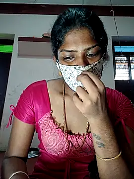 Snapshot of Tamil_Kavitha chatting on 10-19-25, 11:46 Tamil Kavitha online show from 10-19-25, 11:46