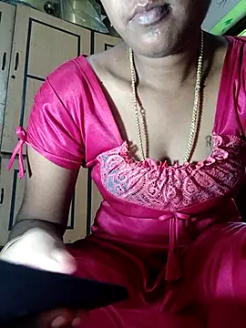 Snapshot of Tamil_Kavitha chatting on 10-13-25, 06:48 Tamil Kavitha online show from 10-13-25, 06:48