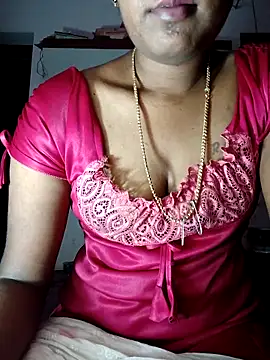 Snapshot of Tamil_Kavitha chatting on 12-18-25, 04:33 Tamil Kavitha online show from 12-18-25, 04:33