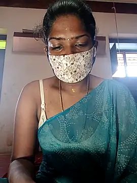 Snapshot of Tamil_Kavitha chatting on 10-29-25, 04:44 Tamil Kavitha online show from 10-29-25, 04:44