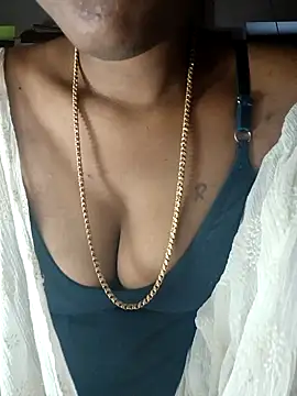 Snapshot of Tamil_Kavitha chatting on 12-15-25, 07:47 Tamil Kavitha online show from 12-15-25, 07:47