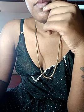 Snapshot of Tamil_Kavitha chatting on 12-21-25, 07:10 Tamil Kavitha online show from 12-21-25, 07:10