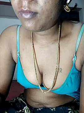 Snapshot of Tamil_Kavitha chatting on 10-15-25, 06:05 Tamil Kavitha online show from 10-15-25, 06:05