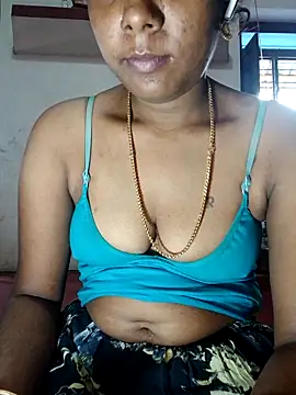 Snapshot of Tamil_Kavitha chatting on 10-15-25, 05:50 Tamil Kavitha online show from 10-15-25, 05:50