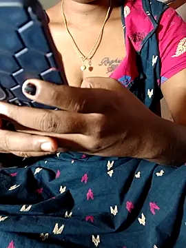 Snapshot of Tamil_Kavitha chatting on 03-02-26, 05:08 Tamil Kavitha online show from 03-02-26, 05:08