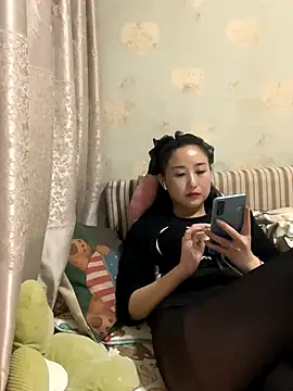 Snapshot of xiuchun100 chatting on 10-08-25, 03:02 xiuchun100 online show from 10-08-25, 03:02