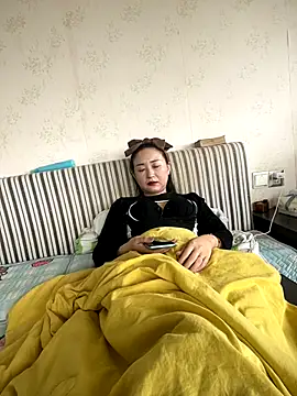 Snapshot of xiuchun100 chatting on 10-03-25, 03:41 xiuchun100 online show from 10-03-25, 03:41