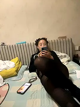 Snapshot of xiuchun100 chatting on 10-02-25, 03:37 xiuchun100 online show from 10-02-25, 03:37