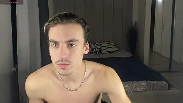 Snapshot of OLIVER__MARTINEZ chatting on 10-08-25, 10:32 OLIVER MARTINEZ online show from 10-08-25, 10:32
