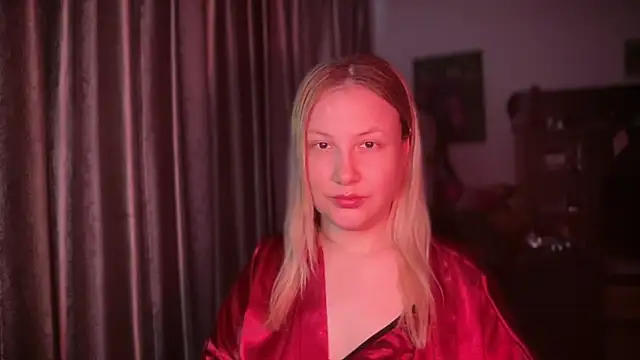 Snapshot of BikiHellena chatting on 06-10-26, 04:24 BikiHellena online show from 06-10-26, 04:24