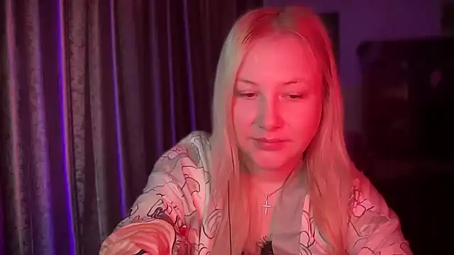 BikiHellena online show from 12-18-25, 07:24