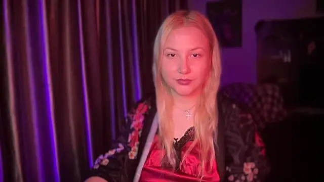 BikiHellena online show from 12-15-25, 04:40