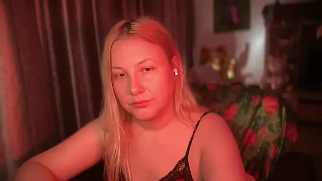 Snapshot of BikiHellena chatting on 07-22-26, 05:31 BikiHellena online show from 07-22-26, 05:31