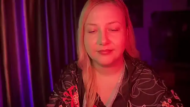 BikiHellena online show from 11-10-25, 03:11