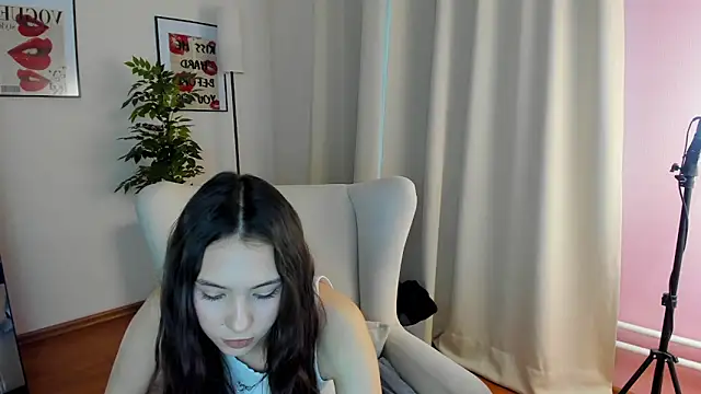 Kelly Harrison online show from 10-04-25, 08:27