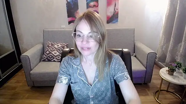 shy hot cat online show from 10-02-25, 08:50