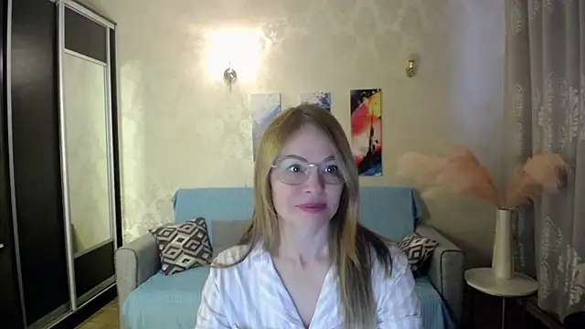 shy hot cat online show from 12-02-25, 09:00